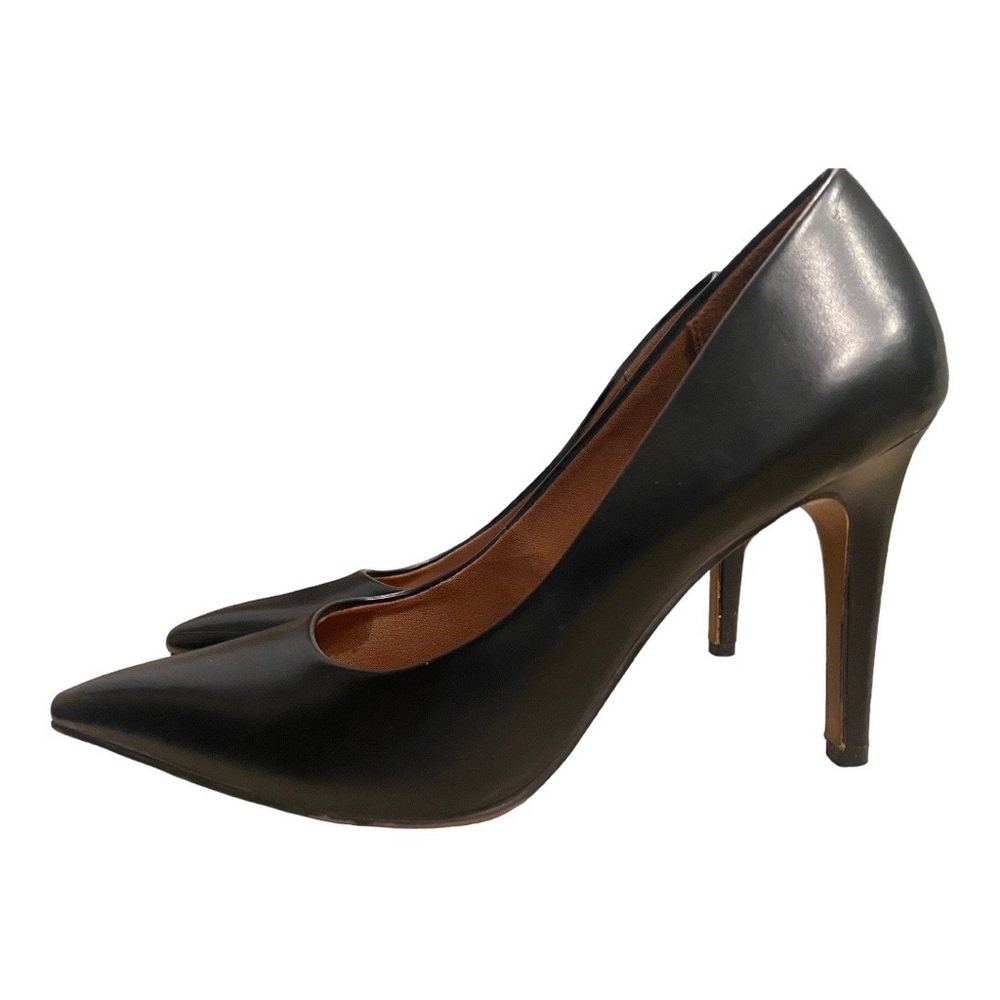 Christian Siriano heels, size 9. Gently used. Offers welcomed.